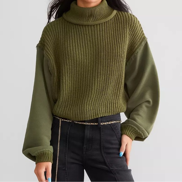 Gilded Intent Ribbed Knit Cropped Sweater - Picture 1 of 6